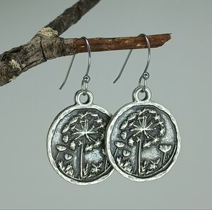 HAND CRAFTED Rustic Boho Silver Dandelion Botanical Dangle Earrings